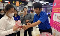 Sôi nổi hoạt động đổi rác nhận quà ở Nha Trang