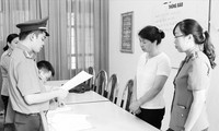 Cơ quan điều tra đọc lệnh khởi tố, khám xét đối với Nguyễn Thanh Nhàn