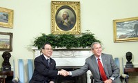 Nguyên Thủ tướng Phan Văn Khải trong chuyến thăm Hoa Kỳ, năm 2005. Ảnh: PV.