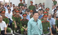 Hà Văn Thắm và các đồng phạm tại phiên tòa sơ thẩm.