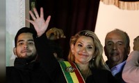 Bà Anez tuyên bố mình là tổng thống lâm thời Bolivia Ảnh: Reuters