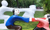 Tượng ở công viên Thống Nhất đổi màu: Tranh tượng mà biết nói năng