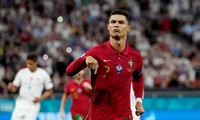 Bồ Đào Nha đại thắng trong ngày Ronaldo lập hat-trick 