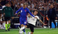 Đức phung phí, Anh toát mồ hôi giành điểm tại Allianz Arena