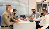 Bị CĐV tấn công, cựu HLV tuyển U23 Thái Lan phải cầu viện cảnh sát