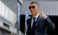 Bị các đại gia ngoảnh mặt, Ronaldo phải &apos;hạ mình&apos; mời chào đội bóng nhỏ