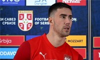 ĐT Serbia dính bê bối tình ái giữa cầu thủ và vợ HLV, Vlahovic lên tiếng thanh minh