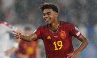 Tây Ban Nha hủy diệt đối thủ trong ngày sao trẻ Barca đi vào lịch sử