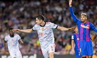 Lewandowski lập cú đúp, Barca lại thảm bại trước Bayern