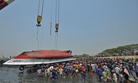 Bangladesh: Chìm tàu trên sông rác, 26 người tử vong