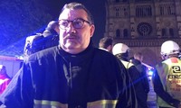 Giáo sĩ Jean-Marc Fournier, người từng hỗ trợ các nạn nhân vụ khủng bố tại Paris năm 2015, thêm một lần nữa được tôn vinh là người hủng sau khi tham gia ứng cứu tại vụ cháy Nhà thờ Đức Bà Paris