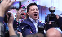 Ứng viên Volodymyr Zelensky ăn mừng chiến thắng trong cuộc bầu cử Tổng thống Ukraine vào chủ nhật vừa rồi