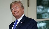 Tổng thống Trump tuyên bố thắng áp đảo
