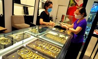 Giá vàng trong nước tiến sát đỉnh kỷ lục 70 triệu đồng/lượng
