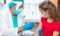 Hãng Moderna thử nghiệm vắc-xin COVID-19 ở trẻ em dưới 12 tuổi từ tháng 3/2021. Ảnh: AP