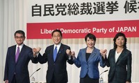 Từ trái qua: Các ứng viên Taro Kono, Fumio Kishida, Sanae Takaichi và Seiko Noda trong cuộc họp báo ở Tokyo ngày 17/9. Ảnh: Bloomberg 