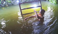 Nhiều khán giả cho rằng nhiều phân cảnh trong “Kiều @” không khác gì phim khiêu dâm.