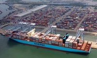 Tại cảng Cát Lái, những tháng vừa qua có lúc lượng container hàng hóa bị ùn ứ lớn. Ảnh: Ngô Bình
