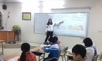 Giáo viên dạy tiếng Anh một trường tiểu học ở Hà Nội 
