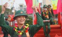 Hơn 1.000 thanh niên Đà Nẵng hào hứng bước lên cầu vinh quang