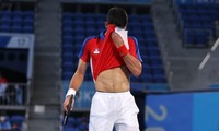 Novak Djokovic thua sốc Zverev tại Olympic 2020, vỡ mộng Golden Slam