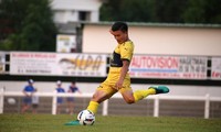 Quang Hải lập cú đúp trong 30 phút trận đấu của Pau FC