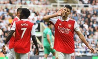 Thắng Newcastle 2-0, Arsenal rút ngắn khoảng cách với Man City