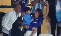 Vợ con cái Messi ăn mừng thắng lợi kịch tính của Argentina