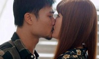 Màn khóa môi bất ngờ của cặp đôi Đồng - Lệ &apos;Mùa hoa tìm lại&apos; gây &apos;sốt&apos; mạng xã hội 