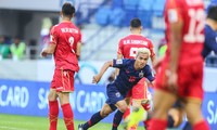  Chanathip Songkrasin ăn mừng bàn thắng duy nhất