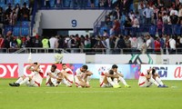 Các cầu thủ Jordan sụp đổ sau thất bại trước tuyển Việt Nam