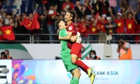 Đặng Văn Lâm ăn mừng sau chiến thắng trước Jordan