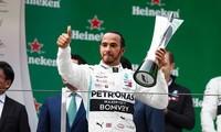 Lewis Hamilton ăn mừng chức vô địch Trung Quốc Grand Prix
