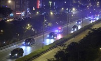 Biệt đội xe hộ tống Tổng thống Mỹ từ sân bay Nội Bài về khách sạn