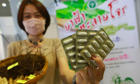 Người Thái tích trữ xuyên tâm liên khi số ca mắc COVID-19 tăng nhanh. Ảnh: Chiangrai Times