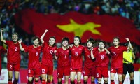 Đội tuyển nữ Việt Nam có sự đồng hành của người hâm mộ nước nhà tại World Cup 2023. Ảnh: Hữu Phạm