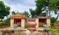 Miếu Đôi làng Dạ Lê (nay là tổ dân phố Dạ Lê, phường Thủy Vân, thành phố Huế)