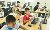 Thiếu giáo viên, 5 thầy cô &apos;chạy sô&apos; 21 trường