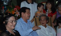 Chủ tịch nước thăm gia đình nhà văn Sơn Tùng Anh: XB 