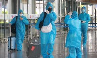 Những công dân Đà Nẵng về tới sân bay Đà Nẵng trưa 21/7