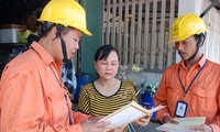 Bộ Công Thương cho hay sẽ nghiên cứu sửa biểu giá điện bậc thang Ảnh: Hoa Việt Cường 