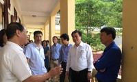 Đoàn công tác của Bộ GD&ĐT kiểm tra công tác chuẩn bị thi tại trường THPT Thảo Nguyên, Mộc Châu. ảnh: Nghiêm Huê 