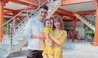 Mạc Văn Khoa lần đầu giới thiệu vợ con ở quê nhà, chia sẻ lý do chưa tổ chức đám cưới 