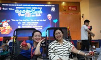 Hàng trăm bạn trẻ hiến máu trong ngày tết ông Công, ông Táo