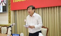Chủ tịch TPHCM: &apos;Nhiệm vụ chính hiện nay là giảm F0, số ca tử vong’