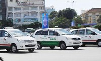 TPHCM sử dụng taxi vận chuyển bệnh nhân