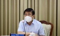Chủ tịch UBND TPHCM Nguyễn Thành Phong khẳng định chỉ có giãn cách xã hội mới ngăn chặn được dịch bệnh