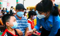 Nhiều hoạt động chăm lo cho hơn 10 nghìn gia đình công nhân ở lại TPHCM đón Tết