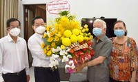 Trưởng Ban Tuyên giáo Trung ương thăm, chúc mừng đội ngũ y bác sỹ tại TPHCM