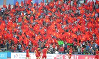 CĐV nhuộm đỏ sân Việt Trì tiếp sức U23 Việt Nam đấu Myanmar